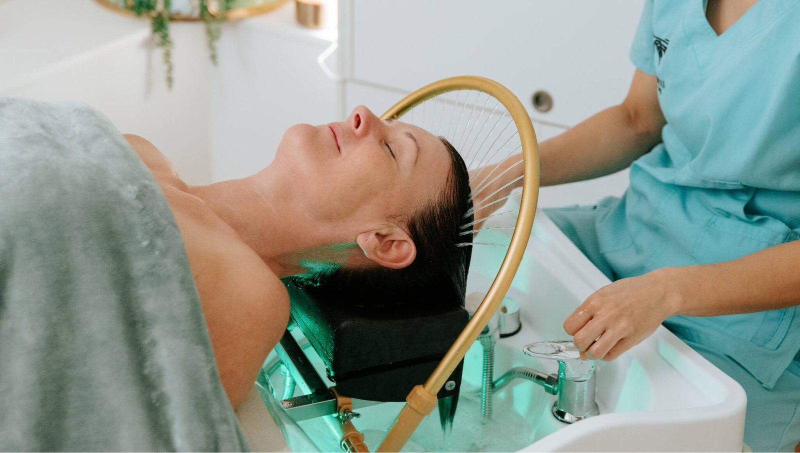 Réaliser une technique de Head Spa - Escale Beauty